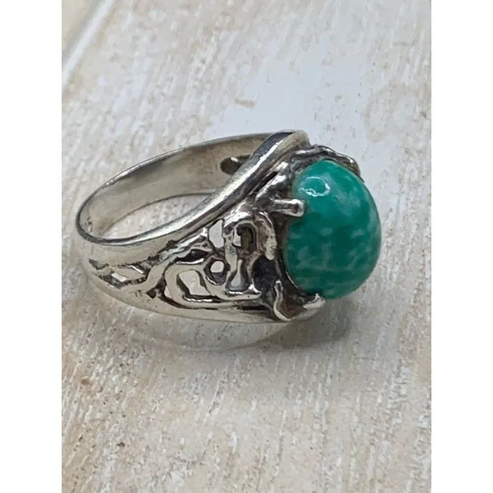 Woman’s Stunning size 8 all sterling silver Celtic ring